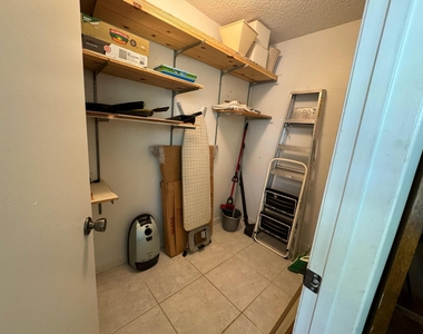 3007 Sw 21st Terrace - Photo Thumbnail 24