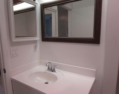 3007 Sw 21st Terrace - Photo Thumbnail 23