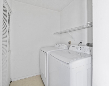 5423 Grand Park Place - Photo Thumbnail 15
