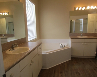 1756 Sw Jamesport Drive - Photo Thumbnail 14