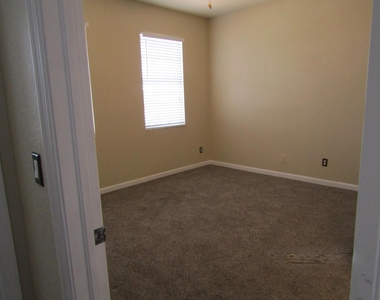 1756 Sw Jamesport Drive - Photo Thumbnail 16
