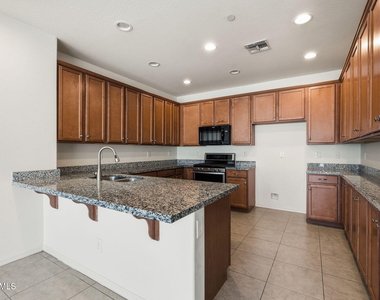 29232 N 123rd Lane - Photo Thumbnail 13