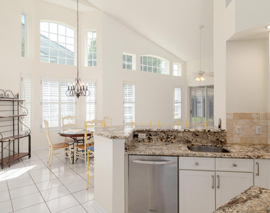 1676 Sw Harbour Isles Circle - Photo Thumbnail 4