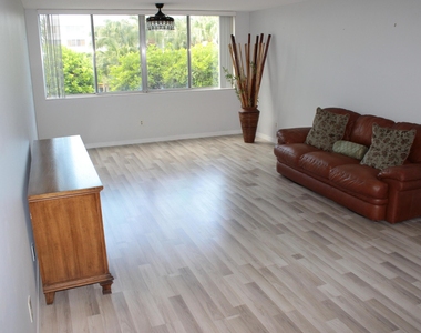 6698 10th Avenue N - Photo Thumbnail 1