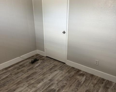 18026 N 41st Street - Photo Thumbnail 8