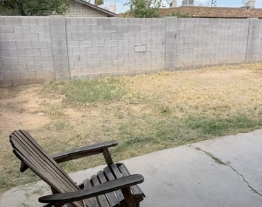 18026 N 41st Street - Photo Thumbnail 12