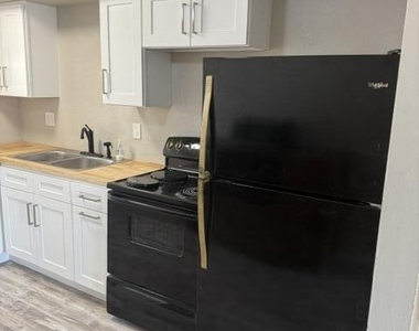 18026 N 41st Street - Photo Thumbnail 1