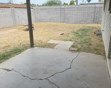 18026 N 41st Street - Photo Thumbnail 13
