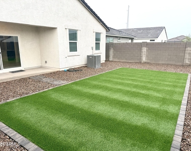 8233 W Clemente Way - Photo Thumbnail 23