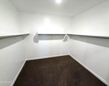 8233 W Clemente Way - Photo Thumbnail 16