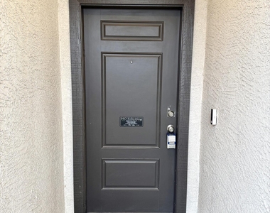 8233 W Clemente Way - Photo Thumbnail 1