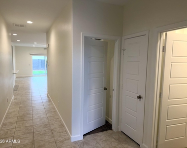 8233 W Clemente Way - Photo Thumbnail 17