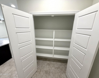 8233 W Clemente Way - Photo Thumbnail 8
