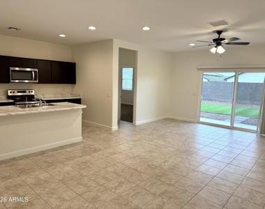 8233 W Clemente Way - Photo Thumbnail 3