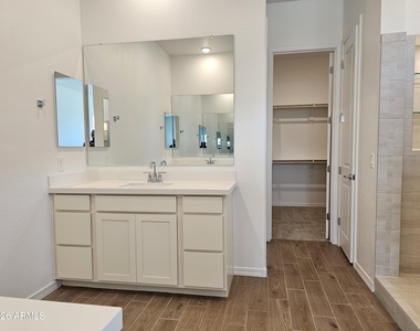 22668 E Starflower Drive - Photo Thumbnail 18