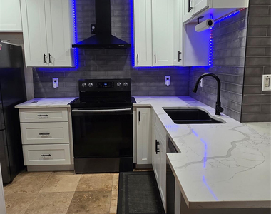 605 Nw 47th Street - Photo Thumbnail 5