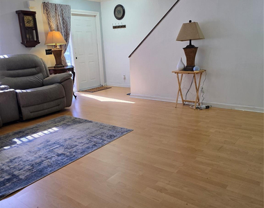 605 Nw 47th Street - Photo Thumbnail 2