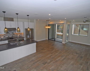 6990 E 6th Street - Photo Thumbnail 4