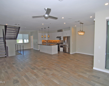 6990 E 6th Street - Photo Thumbnail 3