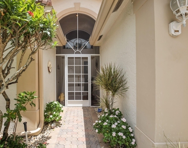 6519 Lucaya Avenue - Photo Thumbnail 2