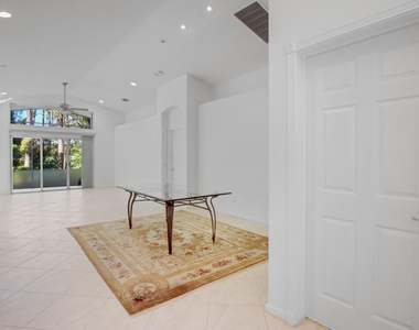 6519 Lucaya Avenue - Photo Thumbnail 7
