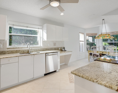 6519 Lucaya Avenue - Photo Thumbnail 9
