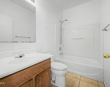9111 W Cambridge Avenue - Photo Thumbnail 23