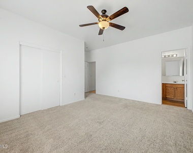 9111 W Cambridge Avenue - Photo Thumbnail 16