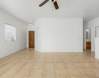 9111 W Cambridge Avenue - Photo Thumbnail 7