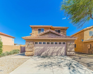 912 E Mayfield Circle - Photo Thumbnail 1