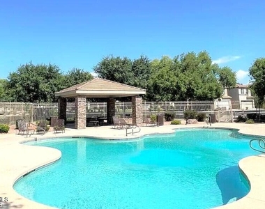 4264 E Baylor Lane - Photo Thumbnail 6