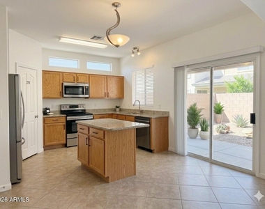 4264 E Baylor Lane - Photo Thumbnail 1