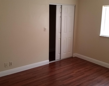 5323 Nw 27th Street - Photo Thumbnail 6