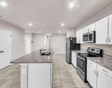 818 Persimmon Place - Photo Thumbnail 25