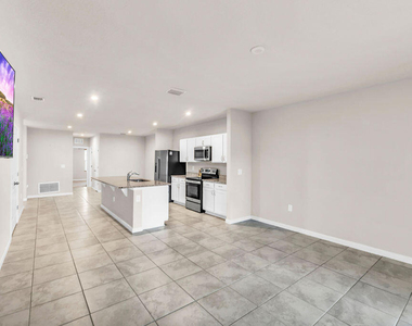 818 Persimmon Place - Photo Thumbnail 30