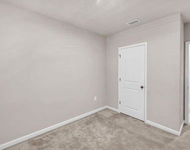 818 Persimmon Place - Photo Thumbnail 15
