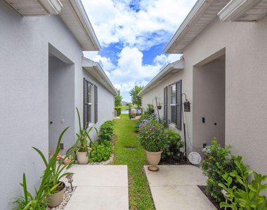 818 Persimmon Place - Photo Thumbnail 7