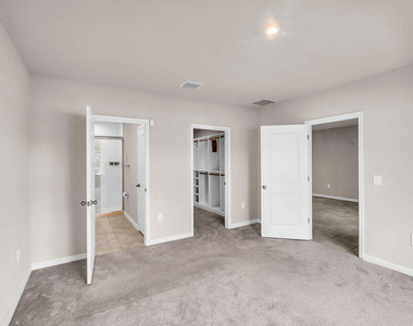 818 Persimmon Place - Photo Thumbnail 11