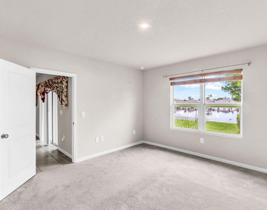 818 Persimmon Place - Photo Thumbnail 10