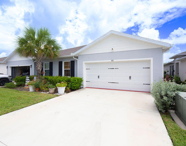 818 Persimmon Place - Photo Thumbnail 5