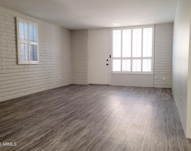 3737 E Turney Avenue - Photo Thumbnail 2