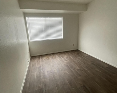 2040 S Longmore -- - Photo Thumbnail 4