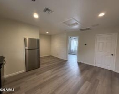 3822 W Yucca Street - Photo Thumbnail 2