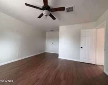 3822 W Yucca Street - Photo Thumbnail 3