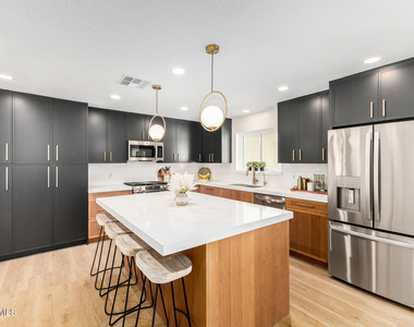 1804 N Camellia Street - Photo Thumbnail 6
