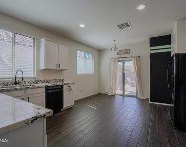 7337 W Magnolia Street - Photo Thumbnail 5