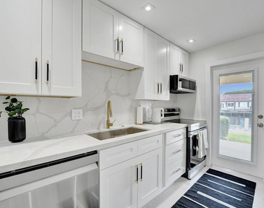 2866 Ne 30th Street - Photo Thumbnail 19