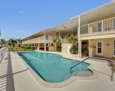 2866 Ne 30th Street - Photo Thumbnail 46