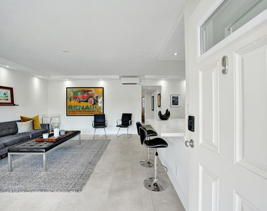 2866 Ne 30th Street - Photo Thumbnail 5