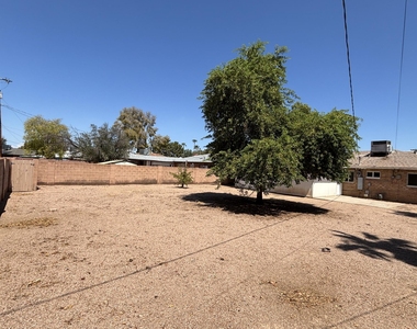 5548 N 12th Avenue - Photo Thumbnail 26